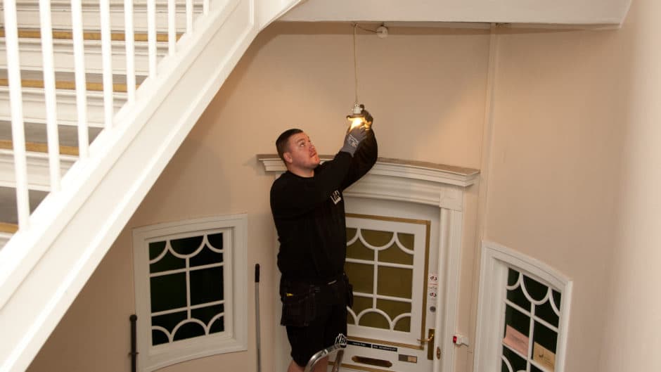 Mange års erfaring med viceværtsarbejde - billede 1